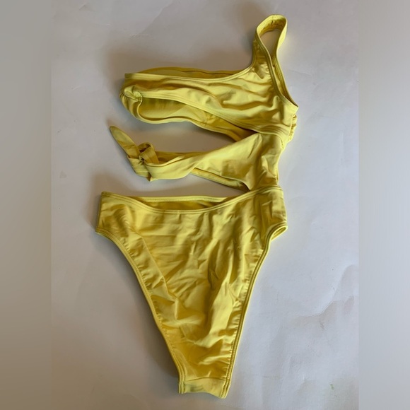 Abercrombie & Fitch one piece shoulder tie side swimsuit,  yellow size small - Picture 5 of 10